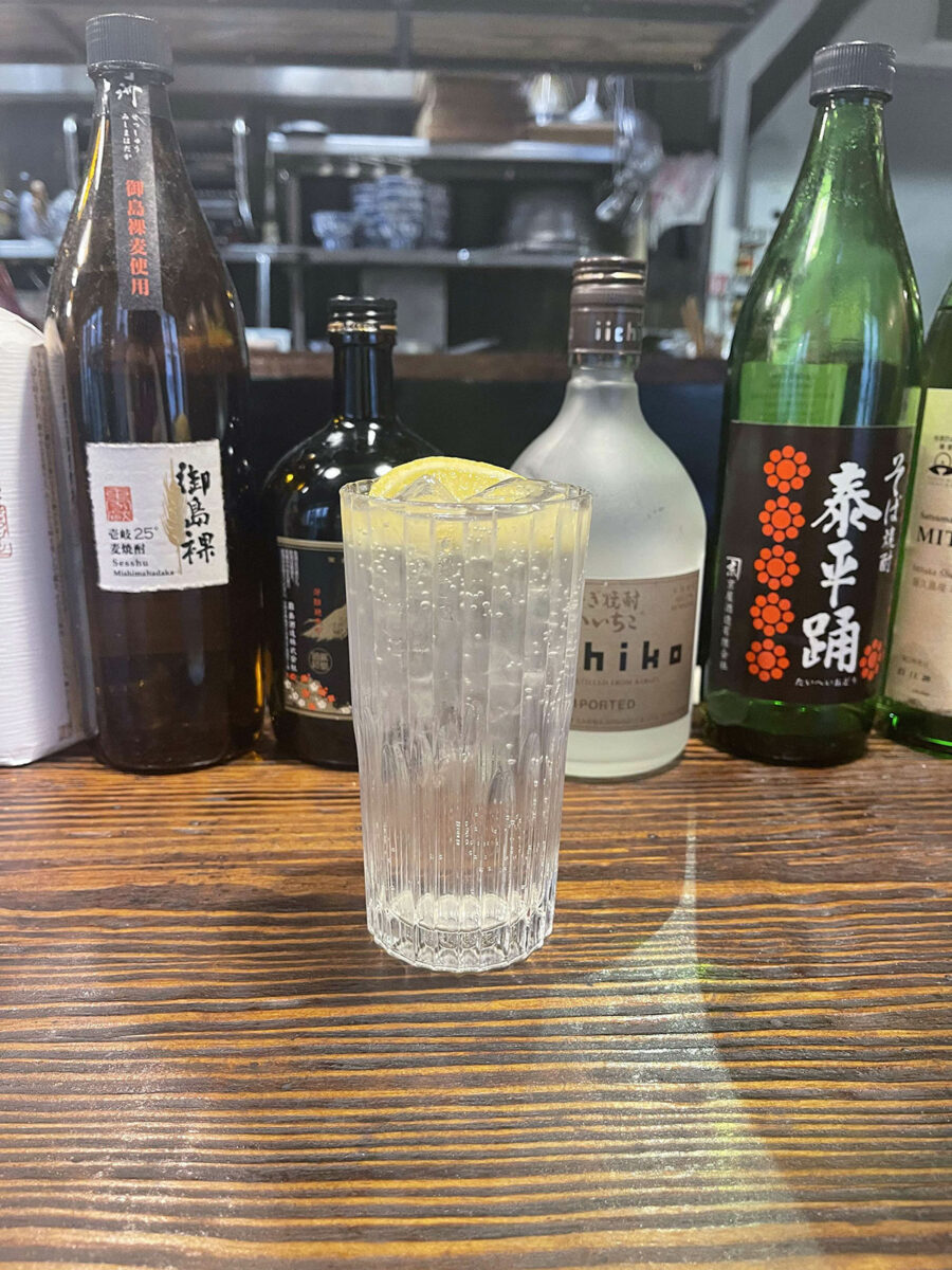 Shochu + Citron et eau gazeuse